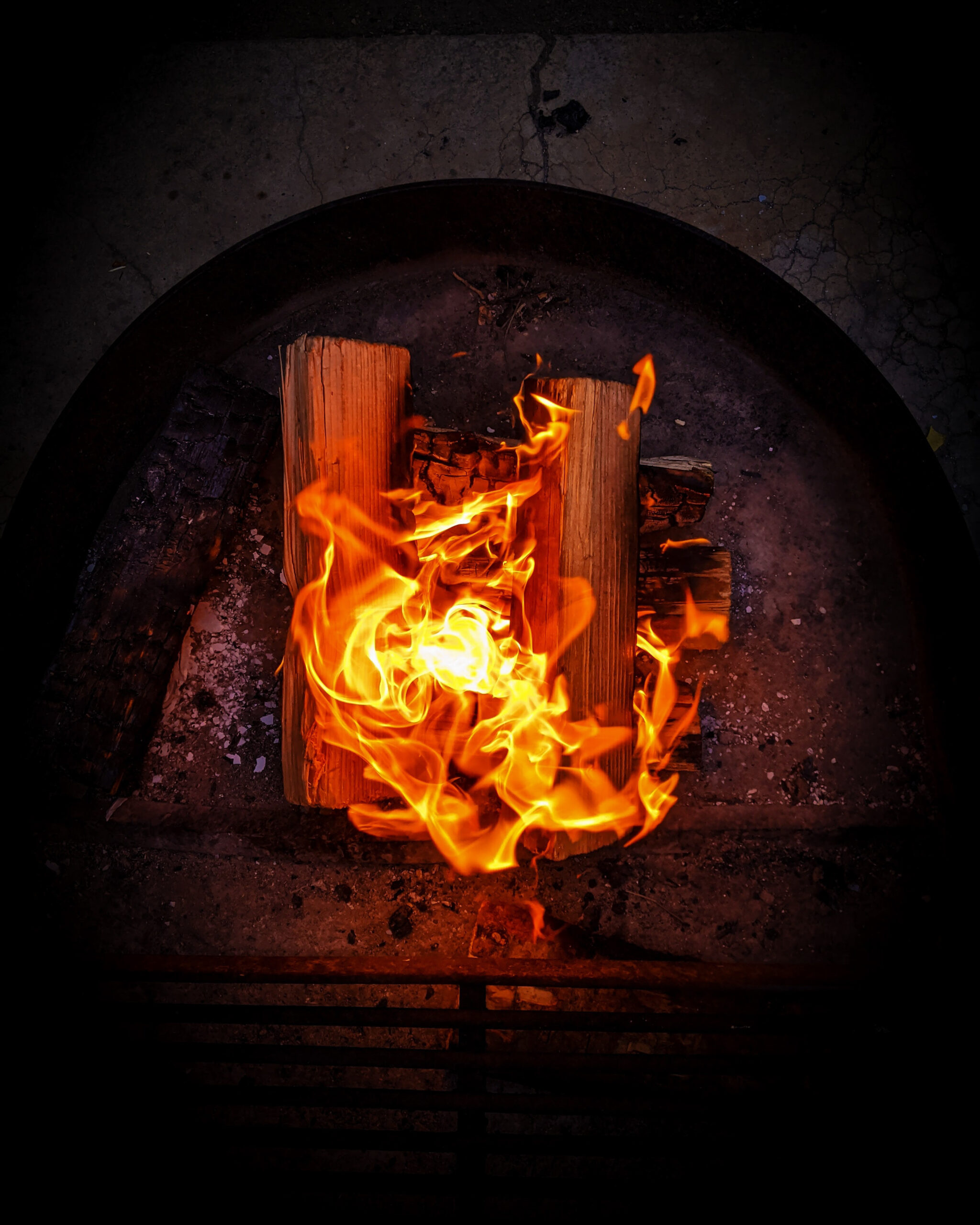 Feuer richtig anzünden – so funktioniert das Top‑Down‑Verfahren